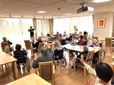 老人介護施設の方、必見！ 介護の基礎知識】老人ホーム・高齢者向け住宅の種類を理解しよう